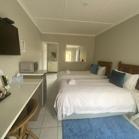 Busa Guest House อีสต์ลอนดอน ภายนอก รูปภาพ